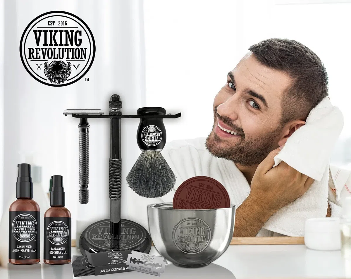 Viking Revolution - Kit de Afeitado de Lujo - Regalo Hombre - Incluye Maquinilla, Soporte, Tazón, Bálsamo, Aceite Pre-Afeitado y Brocha de Tejón - Perfecto Set de Afeitado