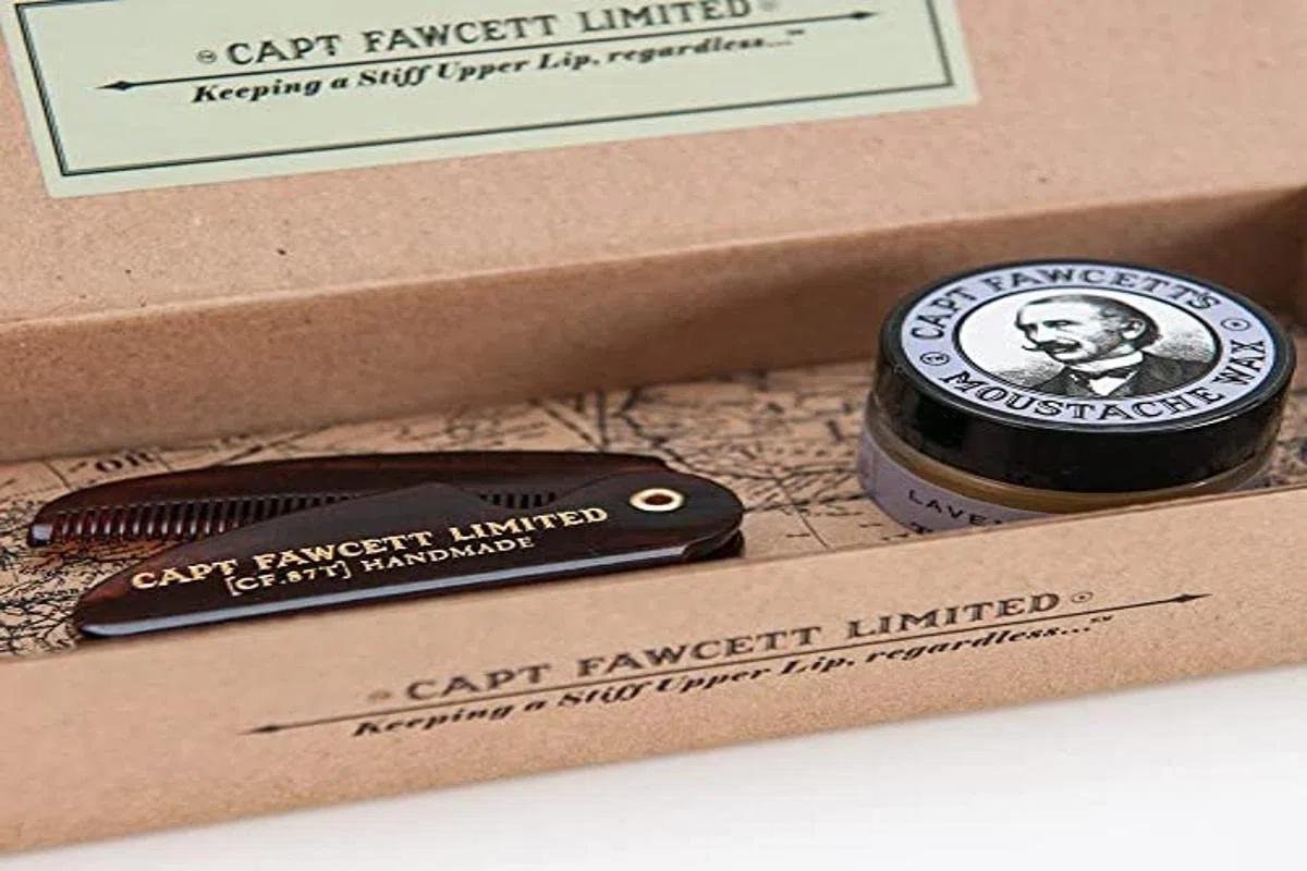 Captain Fawcett Estuche Cera Bigote Ylang Ylang & Peine Captain Fawcett 400 g