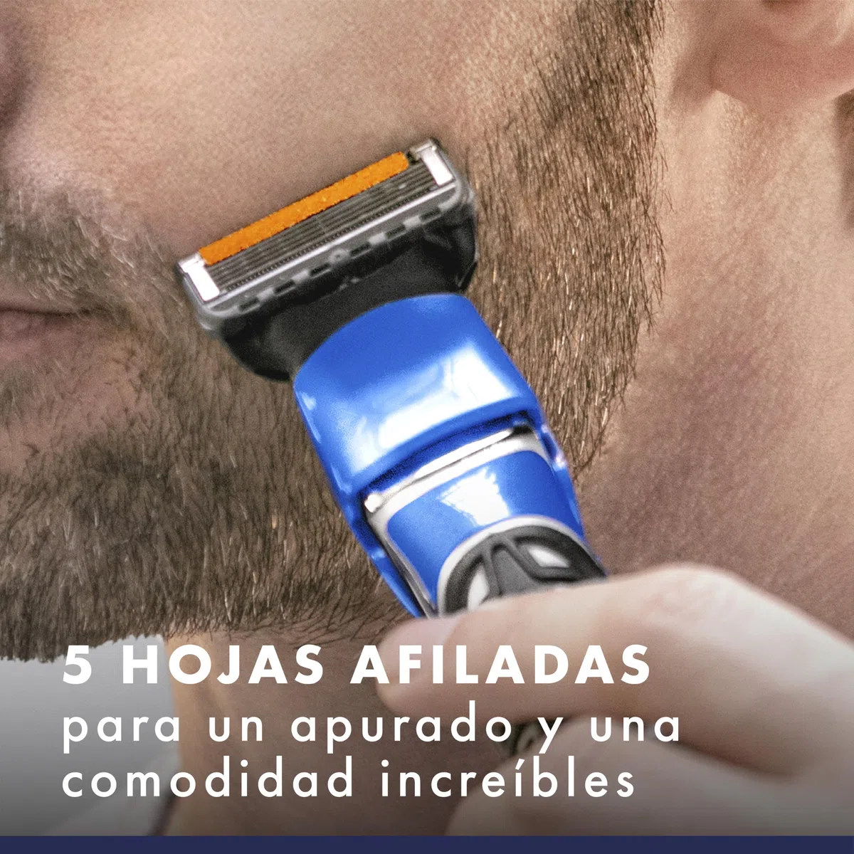 Gillette Recortadora Todo en 1: Recorta, Afeita Y Perfila con Precisión Cara Y Cuerpo, Resistente al Agua, Cortapelos 4 en 1 para Hombre con 3 Peines Y 1 Recambio Proglide