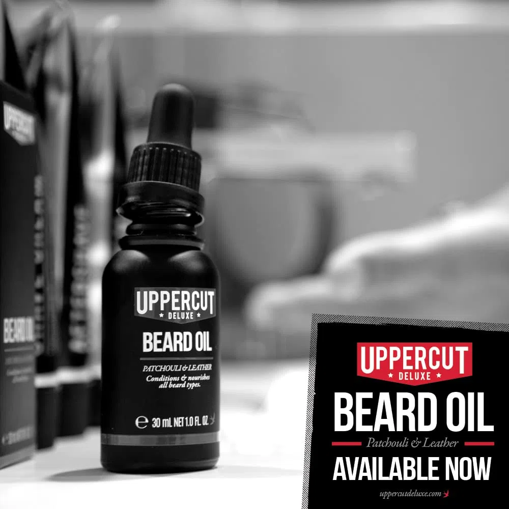 Uppercut Deluxe Aceite para Barba, Acondicionador Ligero para Barba con Aceites Esenciales para Nutrir la Barba, Aplicación Suave y Acabado Ligero, Fragancia a Pachulí y Cuero, 30ml