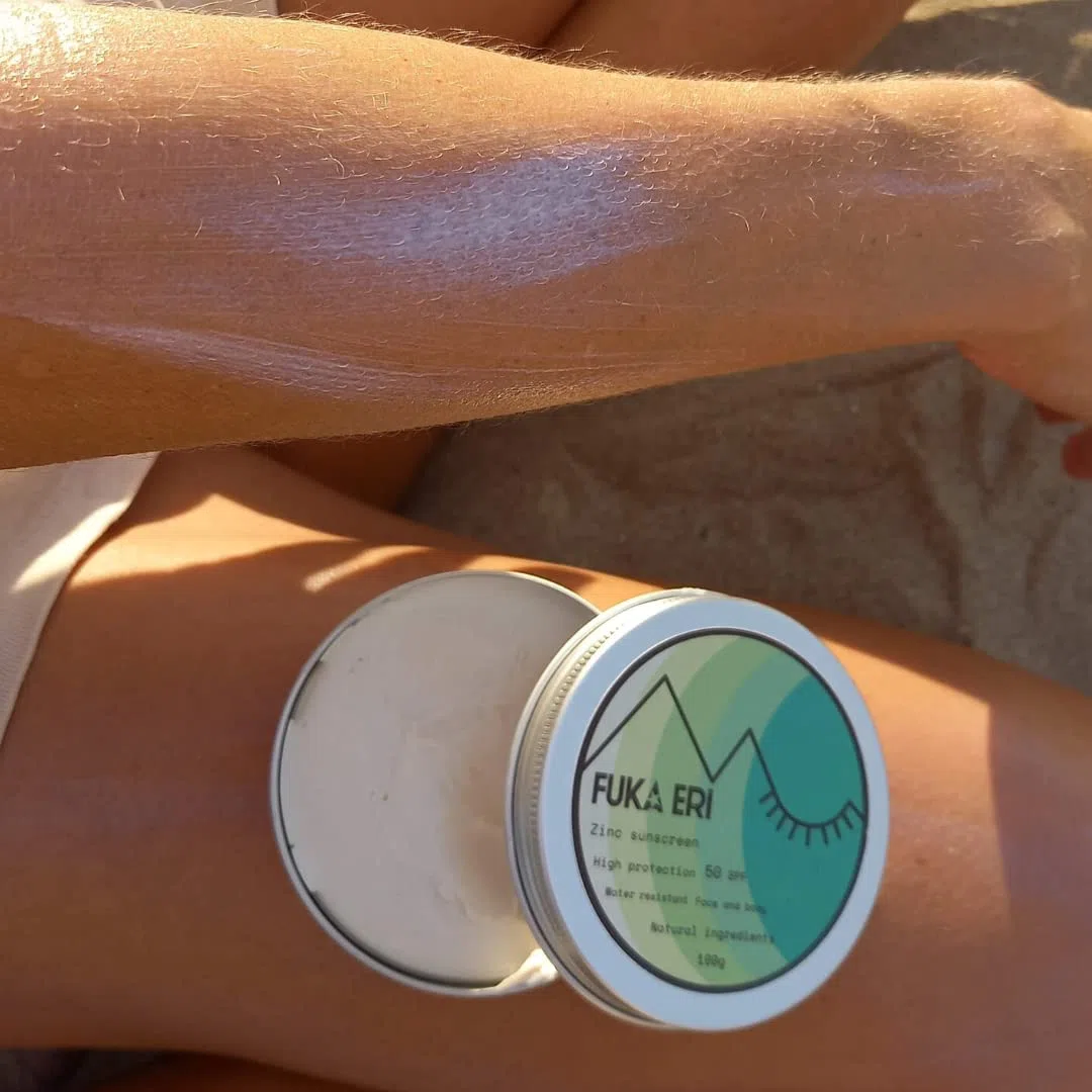 Protector Solar Mineral SPF50 con Óxido de Zinc No Nano – Resistente al Agua y Sudor – Protector solar facial y corporal – 100g | FUKA ERI