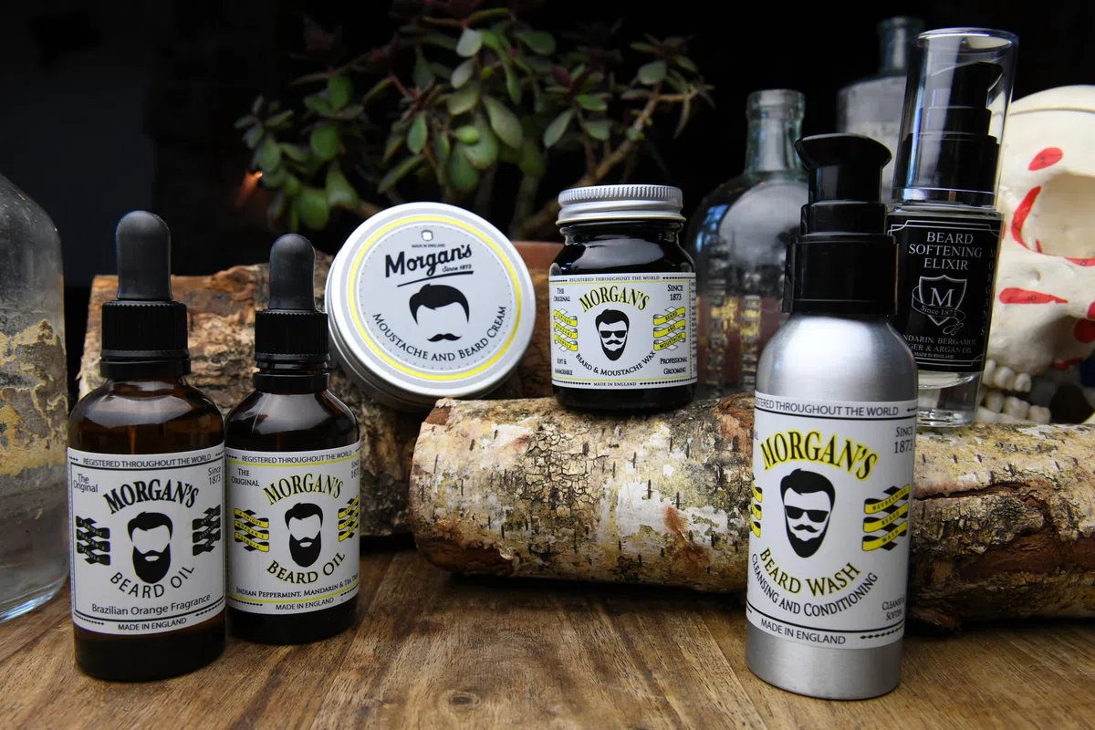 Morgan's Pomade Cera para Barba y Bigote con Ingredientes Naturales, Modela y Acondiciona la Barba con Aceite de Jojoba, Aroma Masculino 50g