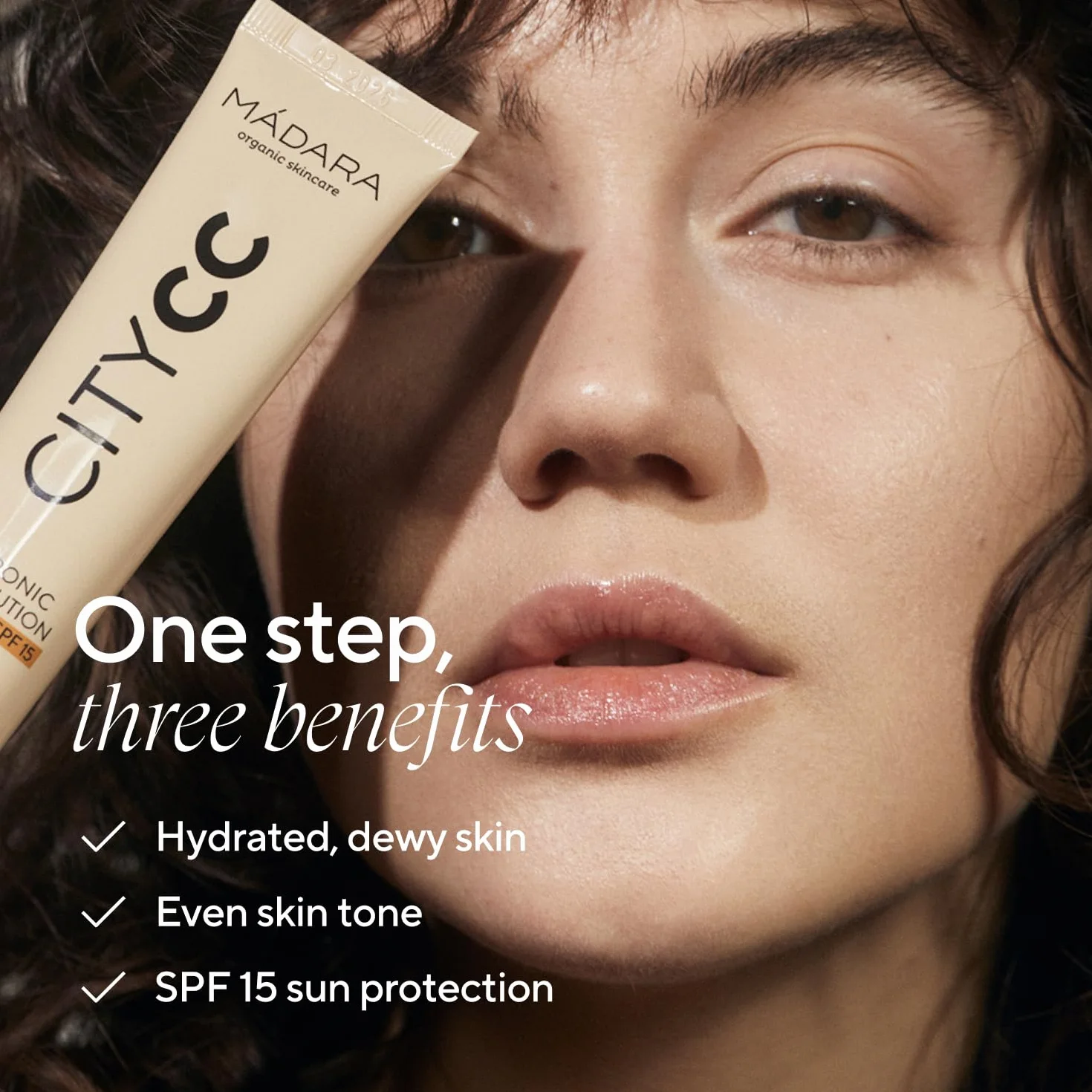 MÁDARA Organic Skincare | CITY CC Crema CC Antipolución con Ácido Hialurónico SPF15#Medium 40 ml – Con Ácido Hialurónico y Protección Solar de Amplio Espectro UVA/UVB, Textura Ligera y Sedosa