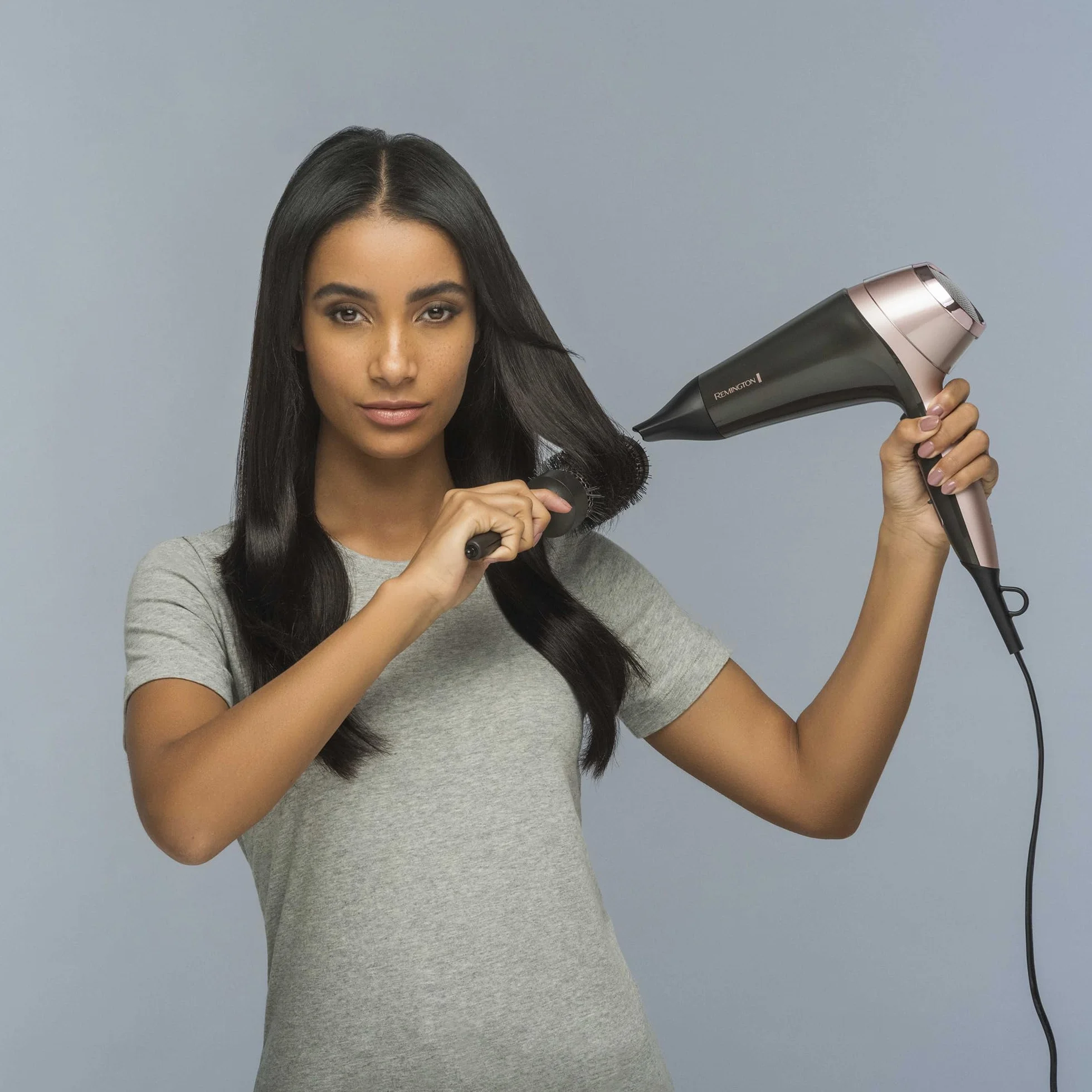 Remington Secador de Pelo Curl & Straight Confidence, 2 en 1 Alisa y Riza, Iónico, 2200 W, 2 Concentradores, 1 Difusor y Cepillo de Barril, 3 Temperaturas, 2 Velocidades, Color Negro Y Rosa, D5707