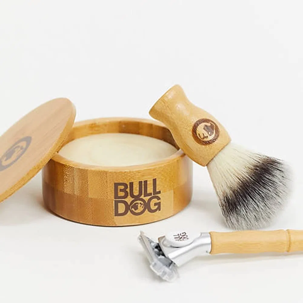 Bulldog Skincare-Kit Shave Collection - Incluye Maquinilla Original Bambú de 5 Hojas + Exfoliante Facial 125 ml + Crema Facial Hidratante 100 ml+ Brocha de Afeitar + Jabón de Afeitado 100 g + Bolsa